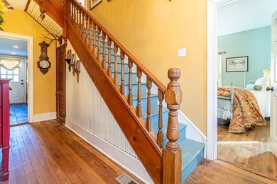 CLASSIC FARMHOUSE MEETS MODERN LIVING in this 3 bedroom 2 bath - photo 10