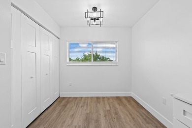 Beautifully remodeled 2/2 condo spanning 1352 sq ft, this unit - photo 15