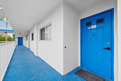 Beautifully remodeled 2/2 condo spanning 1352 sq ft, this unit - photo 18