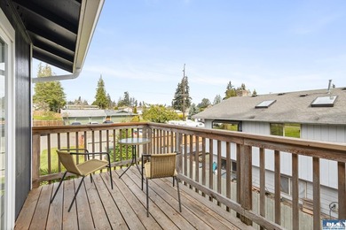 West-side Port Angeles living with just the right mix of comfort - photo 19
