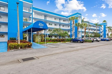 Beautifully remodeled 2/2 condo spanning 1352 sq ft, this unit - photo 19