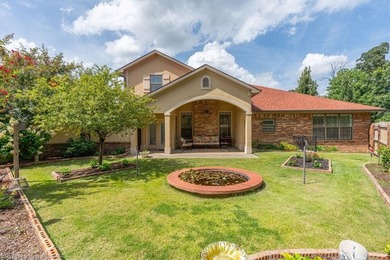 This beautiful 3 bedroom 2 bath garden home located in the - photo 32