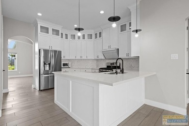 Perfectly located four bedroom, 3 bath custom home located in - photo 3