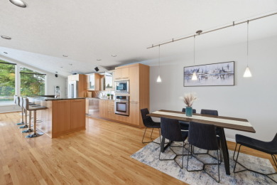 Two Lakes, One Address: Waterfront Living at Its Finest - photo 8