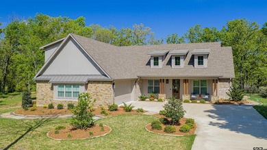Stunning waterfront custom home in prestigious Royal Oaks - photo 1