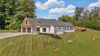 Stunning 2023 Four-Bedroom Property with Exceptional Amenities - photo 2