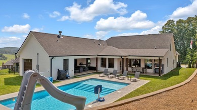 Stunning 2023 Four-Bedroom Property with Exceptional Amenities - photo 3