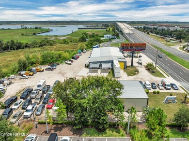 Strategically located in a high-traffic area Multi-tenant - photo 3