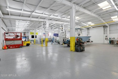 Strategically located in a high-traffic area Multi-tenant - photo 6