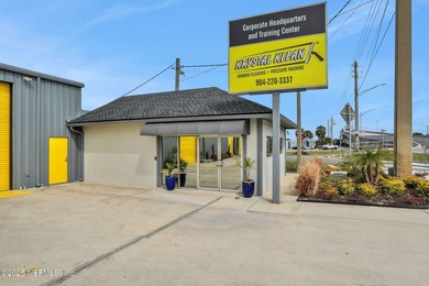Strategically located in a high-traffic area Multi-tenant - photo 10