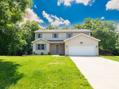 Lake Home For Sale in Mackinaw, Illinois