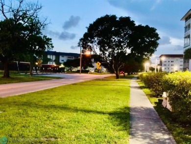 Lake Condo For Sale in Lauderhill, Florida