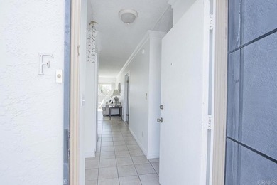 Welcome to this beautiful 2-bedroom, 1-bath condo in the - photo 4