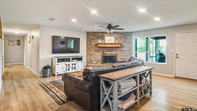 Tucked into one of Mineola's most convenient locations, this - photo 7
