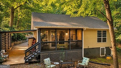 This great Lake Hartwell cottage is located near the Paynes - photo 11