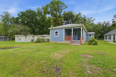Renovated occupied auction property. This 3b/3ba 1 story home in - photo 4