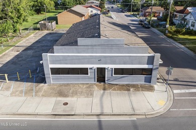 Versatile 4,050 SqFt Commercial Building in a Prime Location! - photo 14