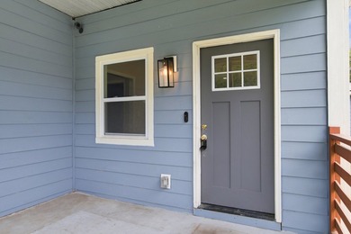 Renovated occupied auction property. This 3b/3ba 1 story home in - photo 5