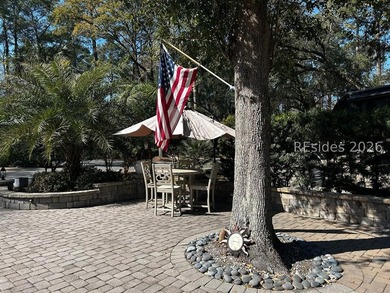 Marvelous opportunity to own a large, immaculate paver lot in - photo 2