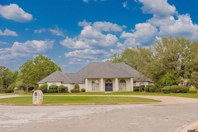 New home on the golf course? Yes, please! This spacious home - photo 2