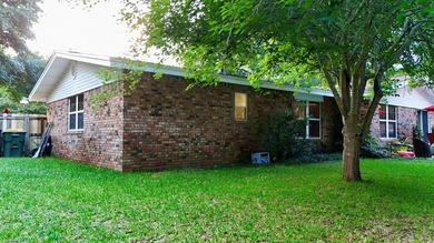 Welcome to resort-style living in one of Fort Walton Beach's - photo 7