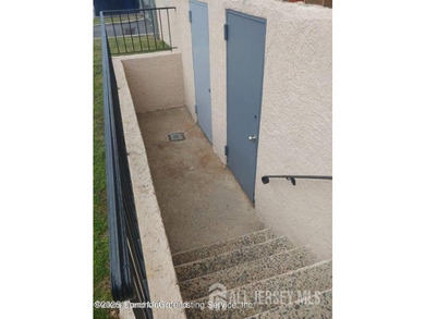 Standout opportunity: this building is not rent stabilized - photo 14