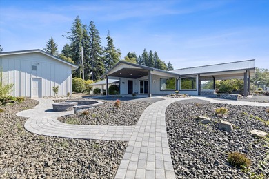 Lakefront home at the Oregon Coast, this single level this home - photo 2
