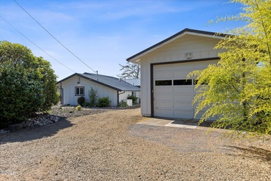 Lakefront home at the Oregon Coast, this single level this home - photo 3