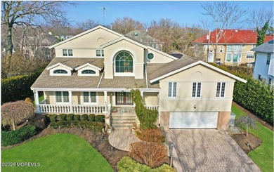 Exquisite Coastal Luxury -- Just Half a Block from the Ocean | - photo 4