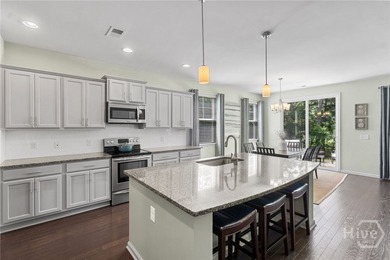 Cul-de-sac location. Private wooded backyard. Main-level guest - photo 13