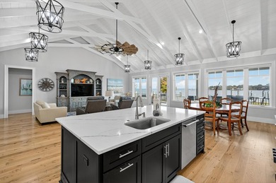 901 Peacock's Point Drive offers a rare single-level waterfront - photo 14
