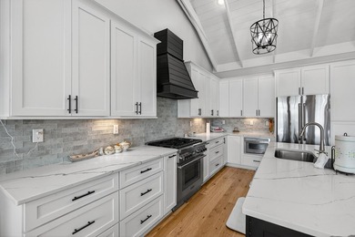 901 Peacock's Point Drive offers a rare single-level waterfront - photo 15