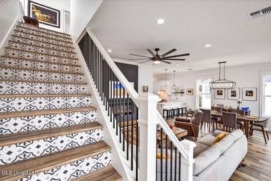 Beautiful custom-built coastal cottage just a short walk to the - photo 19