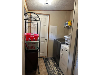 Well maintained home with 4 bedrooms, 2 bathrooms, furnished - photo 19