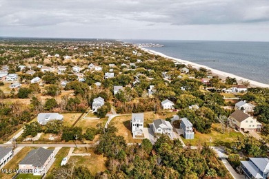 Beautiful custom-built coastal cottage just a short walk to the - photo 32