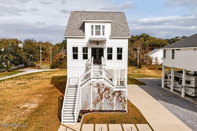 Beautiful custom-built coastal cottage just a short walk to the - photo 36