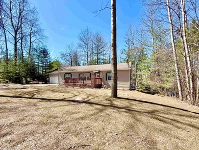 Lakefront beauty! This home has been well maintained and it - photo 1
