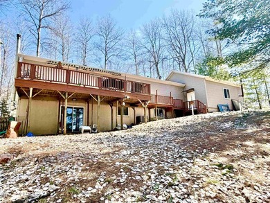 Lakefront beauty! This home has been well maintained and it - photo 7