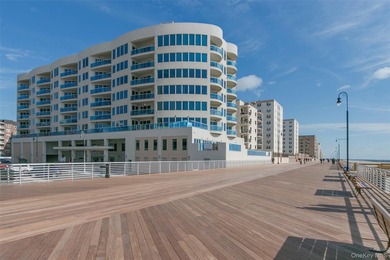 Experience penthouse living at its finest in one of Long Beach's - photo 1