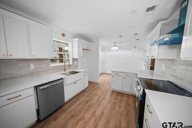 Welcome to this beautifully updated 3 bedroom 2 bath home - photo 5