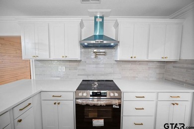 Welcome to this beautifully updated 3 bedroom 2 bath home - photo 8