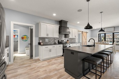 Welcome home to Crystal Bay on Hamilton Lake. Luxury Lakefront - photo 11
