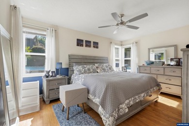 Privacy, views, and interior space come together on this - photo 16