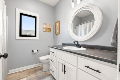 Welcome home to Crystal Bay on Hamilton Lake. Luxury Lakefront - photo 23
