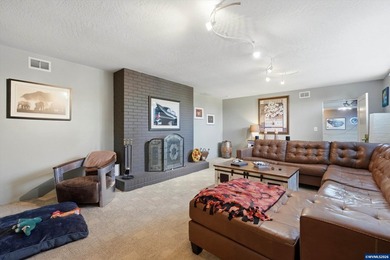 Privacy, views, and interior space come together on this - photo 23
