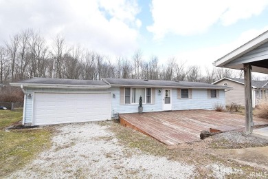Lake Wawasee Home Sale Pending in Syracuse Indiana