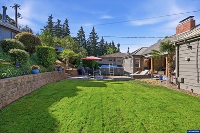 Privacy, views, and interior space come together on this - photo 41