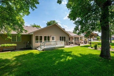 Welcome home to this thoughtfully designed one-level living - photo 3