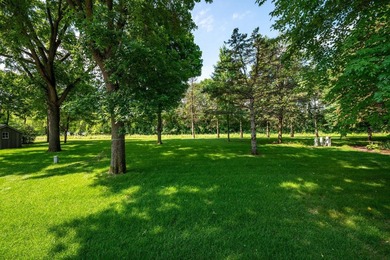 Welcome home to this thoughtfully designed one-level living - photo 5