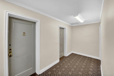 Don't miss this beautifully fully renovated 2-bedroom, 1-bath - photo 5